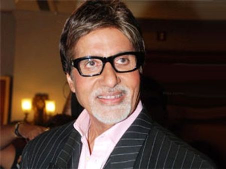 அபிஷேக்கை தொடர்ந்து அமிதாப்புக்கு காயம்: விலா எழும்பில் அடி