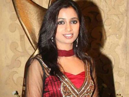 இந்தி நடிகையாகிறார் பி்ன்னணி பாடகி ஸ்ரேயா கோஷல்