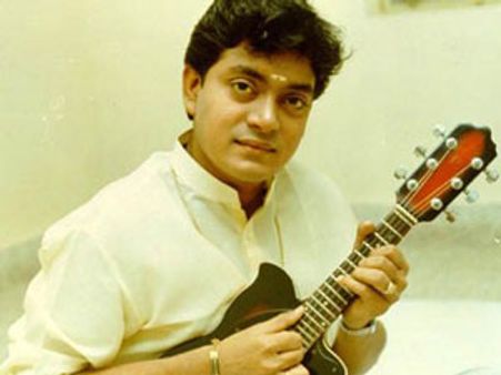 'மேண்டலின்' சீனிவாசுக்கு விவாகரத்து: மனைவிக்கு ரூ10 லட்சம் ஜீவனாம்சம்!