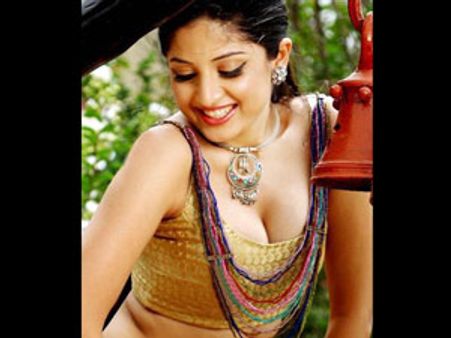 என்னைக் கண்டுக்கவே இல்லையே! - பூனம் வருத்தம்