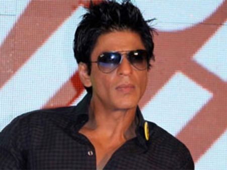 9-ம் வகுப்பு மாணவியிடம் மனதைப் பரிகொடுத்த ஷாருக்!