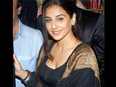 குறைந்தது ஹீமோகுளோபின்-3 நாள் மருத்துவமனையில் இருந்த 'சில்க்' வித்யா!