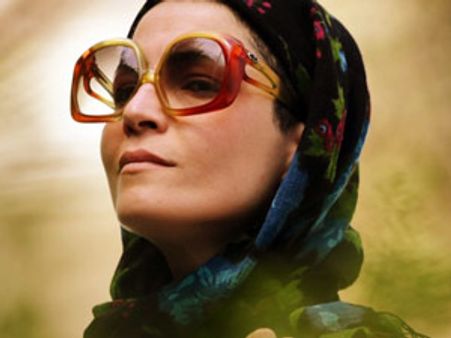 ஆபாச நடிப்பு: 90 கசையடியில் இருந்து தப்பிய ஈரான் நடிகை- விடுவிக்கப்பட்டார்