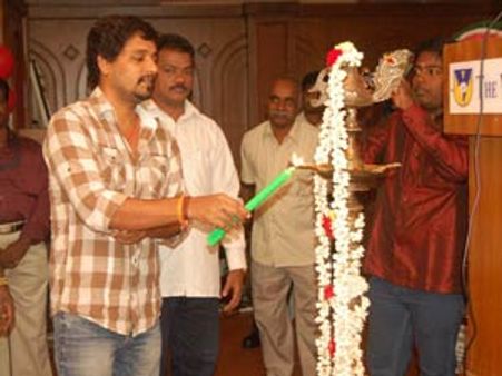 விதார்த் தொடங்கி வைத்த 'தொழில் நண்பன்'!