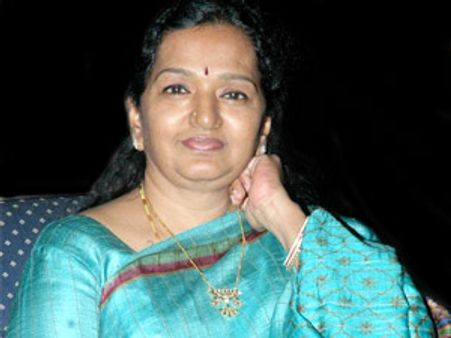 விஜய் அம்மாவுக்கு ஜெயலலிதா தந்த புதிய பதவி!