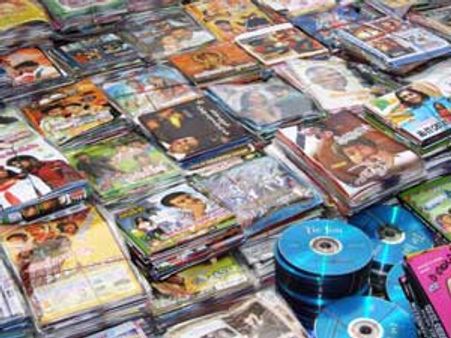 தும்பை விட்டு வாலைப் பிடிக்கும் தயாரிப்பாளர் சங்கம்