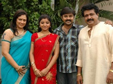 அவள் - மெகா தொடரில் லட்சுமி ராமகிருஷ்ணன்!