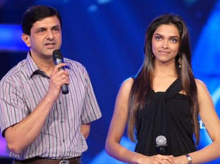 எங்கப்பாவுக்கு பாரத ரத்னா கொடுக்கணும்: தீபிகா