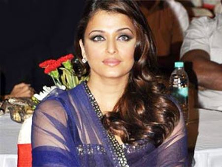 ஐஸ்வர்யா மகள் பாடகியாவாரா?