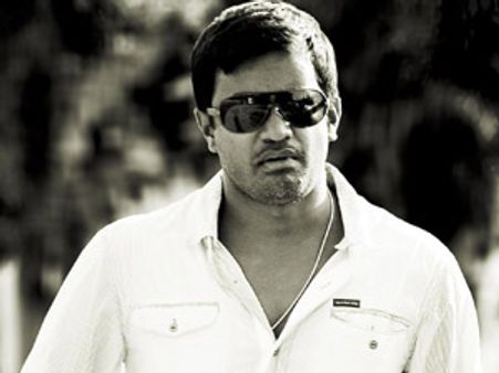 மனைவிக்கு மரியாதை தந்தா... கணவனுக்காக அவள் எதையும் செய்வாள்! - செல்வராகவன்