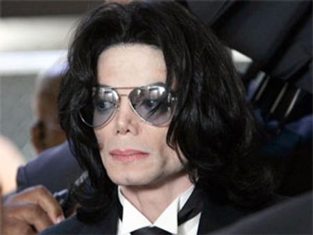 மைக்கேல் ஜாக்சன் மரணத்திற்கு காரணமான டாக்டருக்கு 4 ஆண்டு சிறை