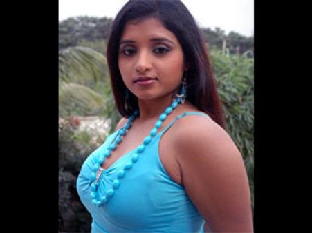 நடத்தையில் சந்தேகம்... கன்னட நடிகை சவுமியாவை 13 முறை கத்தியால் குத்திய காதலன்!