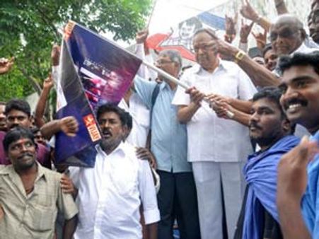 'ரசிகன் எக்ஸ்பிரஸ்' பயணத்துடன் ரஜினி பிறந்த நாள் ஆரம்பம்!