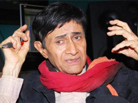 எளிமையான வாழ்க்கைக்குச் சொந்தக்காரர் தேவ் ஆனந்த்-கருணாநிதி