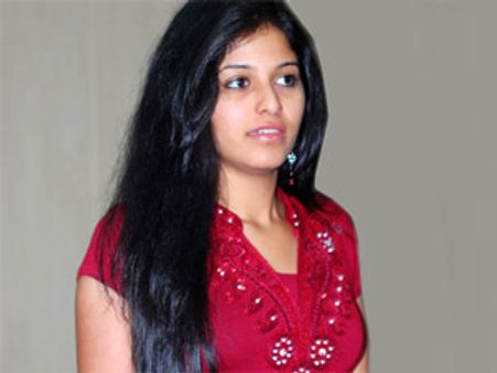 பூர்விகா செல்போன் கடையிடம் ரூ.20 லட்சம் கேட்டு அஞ்சலி நீதிமன்றத்தில் புகார்