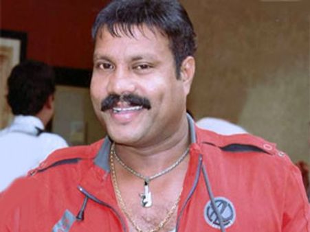 குடப்புழா முருகன் கோவில் காவடித் திருவிழாவில் பங்கேற்ற நடிகர் கலாபவன் மணி மீது வழக்கு