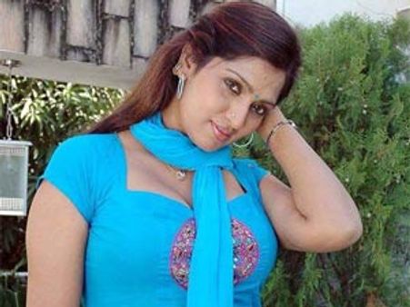 மன்னார்குடி நீதிமன்றத்தில் புவனேஸ்வரி... மேலும் ஒரு தயாரிப்பாளர் மோசடி புகார்!