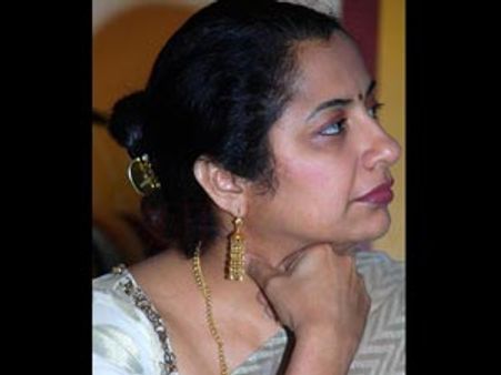 எங்களுக்கு எம்.ஜி.ஆர், கமல், அஜீத் மாதிரி ஹீரோக்கள்தான் வேண்டும்-சுஹாசினி பேச்சு!