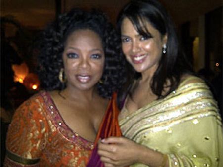 ஓப்ரா வின்ப்ரேக்கு புடவையை பரிசாகத் தந்த நடிகை சமீரா!