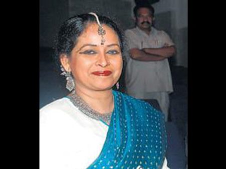 சென்னையில் பிரணாப் முகர்ஜி மகளின் கதக் டான்ஸ்- கமல், சினேகா பார்க்கிறார்கள்!