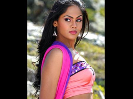 வைரமுத்துவின் பாடல்கள் ஓய்வதில்லை..அன்று கார்த்திக், ராதாவுக்கு, இன்று மகன், மகளுக்கு!