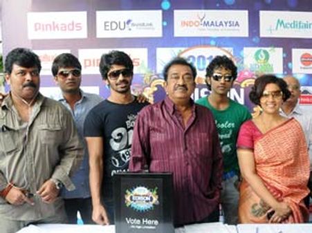 எடிசன் விருது - நேரில் வந்து வாக்களித்த நட்சத்திரங்கள்!