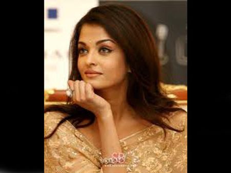 மீண்டும் கதை கேட்க ஆரம்பித்தார் ஐஸ்வர்யா ராய்!