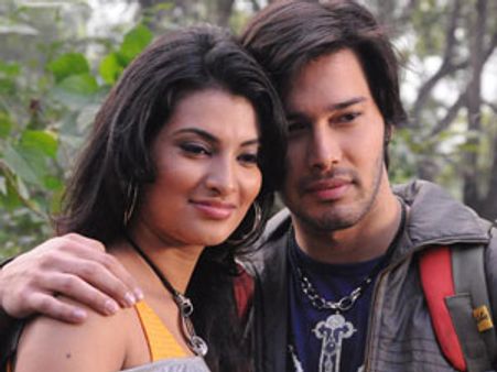 'காட்டுப்புலி'யில் கவர்ச்சிப் புலிகள்!