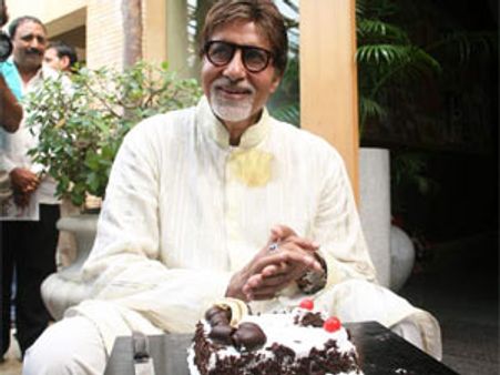 ஐஸ்வர்யா ராய் குழந்தைக்கு பெயர் அபிலாஷாவா? - அமிதாப் மறுப்பு