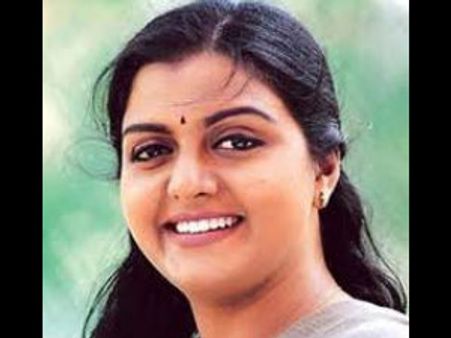 டூரிஸ்ட் கார் உரிமையாளர்கள் புகாரால் நடிகை பானுப்ரியா பயணித்த கார் பறிமுதல்!