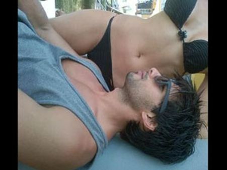 கோவாவில் பிகினி பெண்களுடன் பிறந்தநாள் கொண்டாடிய ஷாஹித் கபூர்!