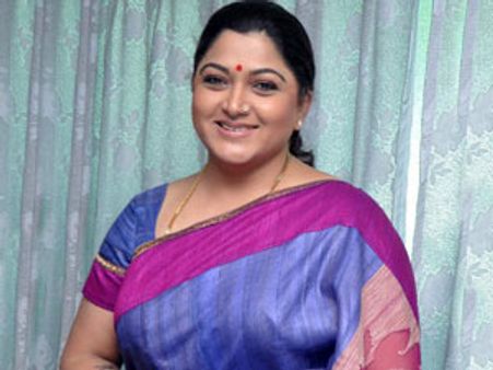 குஷ்புவின் 'புதுக் குடும்பம்'!