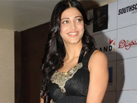 அப்பா கமல் நாத்திகம்... மகள் ஸ்ருதி ஏழுமலையானிடம் வேண்டுதல்!