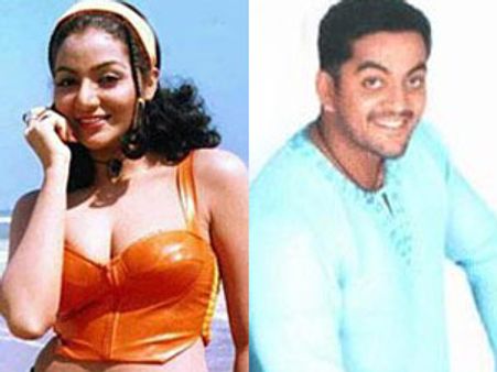 வினோத்குமாரை திட்டமிட்டு கொன்று விட்டார்கள் அல்போன்சா குடும்பத்தினர்-கமிஷனரிடம் புகார்