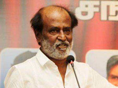 கோச்சடையான் படம் தீபாவளிக்கு ரிலீஸ்! - விமான நிலையத்தில் ரஜினி பேட்டி