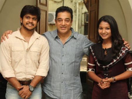 ஆயிரம் முத்தங்களுடன் தேன்மொழி டீமை வாழ்த்திய கமல்!