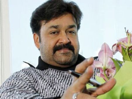 விபத்தில் சிக்குவோருக்கு உதவ மோகன்லால் புதிய ஏற்பாடு!