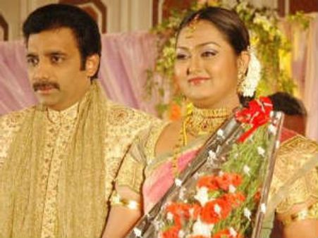 விந்தியா விவாகரத்து வழக்கு செம்டம்பருக்கு தள்ளி வைப்பு!