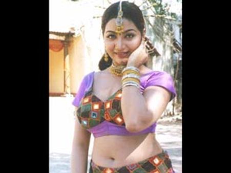 வினோத்குமாரின் குடும்பத்தார் ரூ.50 லட்சம் கேட்டு துன்புறுத்தியதால் தான் இறந்தார்: அல்போன்சா