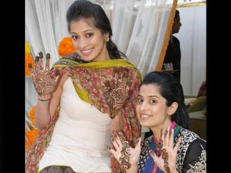 நாயகியாகிறார் 'தாம் தூம்' லட்சுமி ராயின் தங்கச்சி!