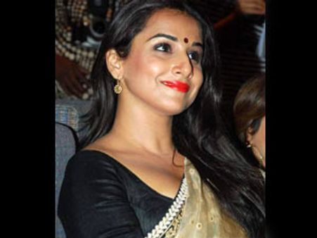 வித்யா மனதை வாட்டும் 'மனசெல்லாம்'!