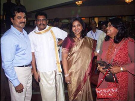 கேஎஸ் ரவிக்குமார் மகளுக்கு திருமணம்.. ரஜினி - கமல் பங்கேற்கின்றனர்!