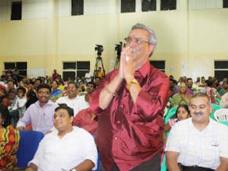 துபாயில் நடந்த 'செம சிங்கர்' 2012: பாடகர் மாணிக்க விநாயகம் பங்கேற்பு