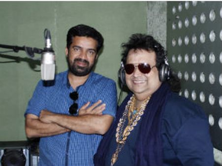 முதல் முறையாக தமிழில் பாடிய பப்பிலஹரி!