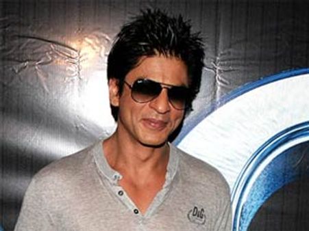 நியூயார்க் விமான நிலையத்தில் 2 மணிநேரம் தடுத்து வைக்கப்பட்டார் ஷாரூக்கான்!