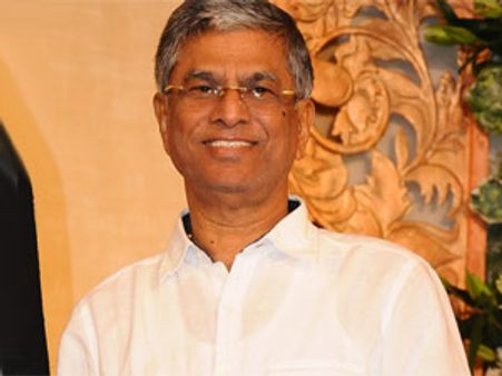 தயாரிப்பாளர் சங்கத் தலைவர் பதவியிலிருந்து தூக்கி எறியப்பட்டார் எஸ்.ஏ.சந்திரசேகரன்