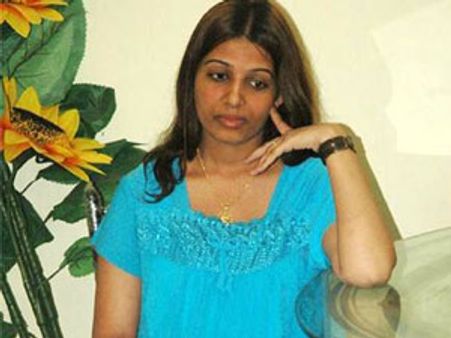 வாரம் ரூ. 15,000 சம்பளத்துக்கு பெண்களை வைத்து விபச்சாரம் செய்த நடிகை தாரா!