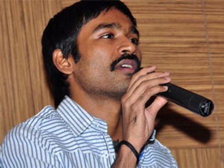 ரஜினியை ஏன் இதில் தொடர்புபடுத்துகிறீர்கள்...எதையும் நானே பேஸ் பண்ணுவேன்!- தனுஷ்