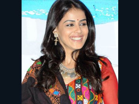 ரூ 256 கோடி மோசடி வழக்கில் ஜெனிலியாவுக்கு நோட்டீஸ்