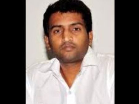 காமெடி சந்தானம் மீது ரூ.10 லட்சம் மோசடி, கொலை மிரட்டல் புகார்